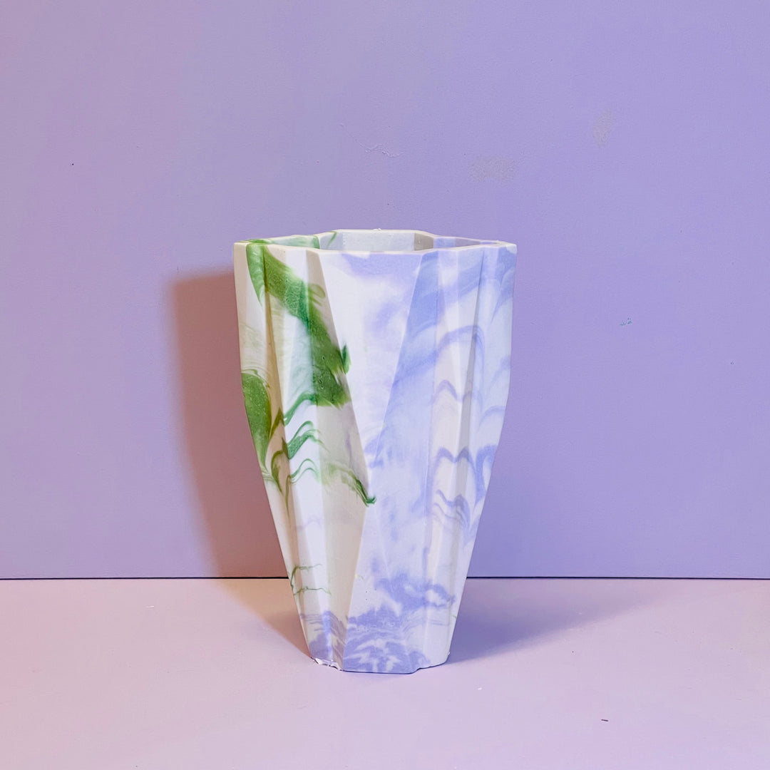 Deco Jesmonite Vase in Olive - Misshandled